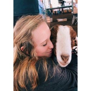 Meet your Posher, Abby